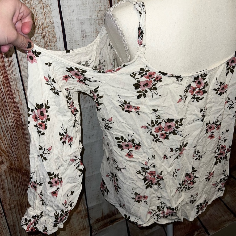 American Eagle cold shoulder floral top size XXL - Picture 5 of 8